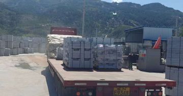 贵阳 芝麻白仿形路沿石，直形路沿石