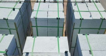 贵阳 芝麻白花岗岩5公分地铺石 花岗岩厂家工厂装车日常