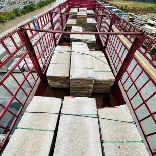 贵阳 黄金麻花岗岩荔枝面，光面毛板装车完成