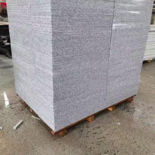 贵阳 芝麻白火烧面1.8厚300*600地铺石，尺寸标准，厚薄均匀