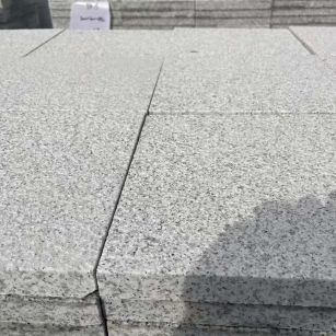 贵阳 白麻花岗岩石材推荐 荔枝面地铺石