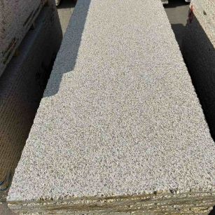 贵阳 黄金麻花岗岩荔枝面毛板，半成品