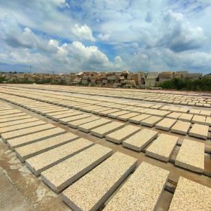 贵阳 黄金麻花岗岩荔枝面地铺石防护中