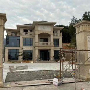 贵阳 黄金麻花岗岩别墅雕花外墙干挂配上门口雕花罗马柱