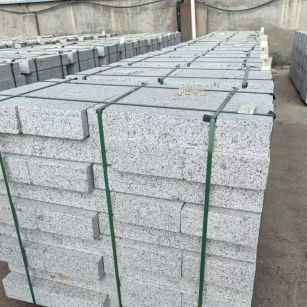 贵阳 白麻花岗岩路沿石，弧形路沿石，道牙石，马路牙子，界石，路缘石，平沿石，直岩石，平缘石等