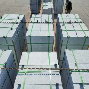 贵阳 芝麻白花岗岩5公分地铺石 花岗岩厂家工厂装车日常