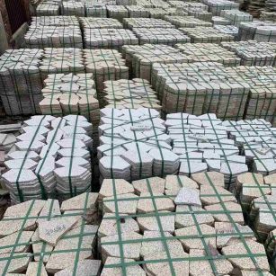 贵阳 黄金麻白麻花岗岩荔枝面地铺石(冰裂纹)