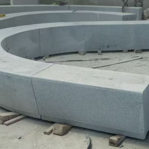 贵阳 芝麻白花岗岩光面弧形坐凳