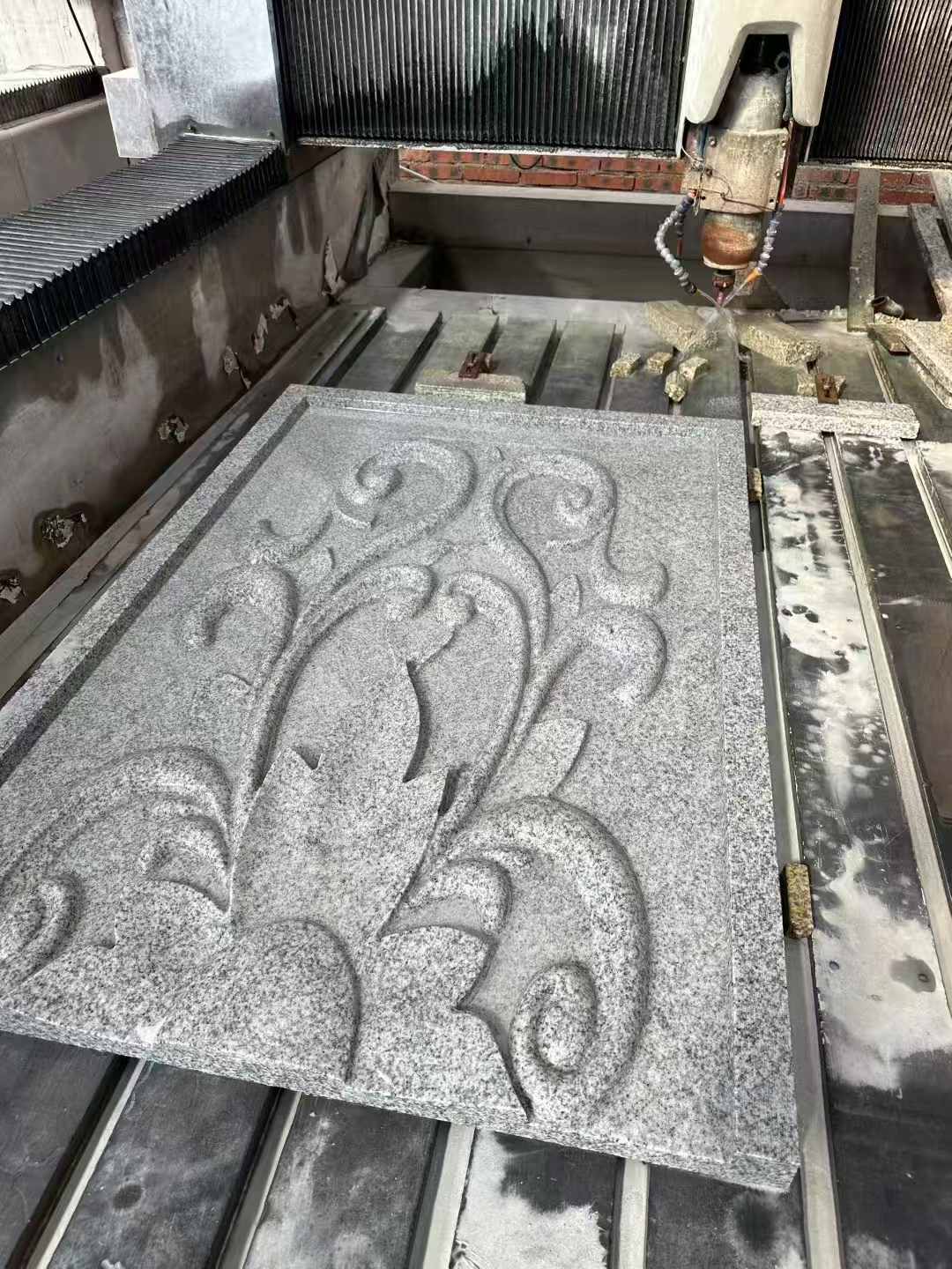 贵阳 白麻别墅干挂雕花板