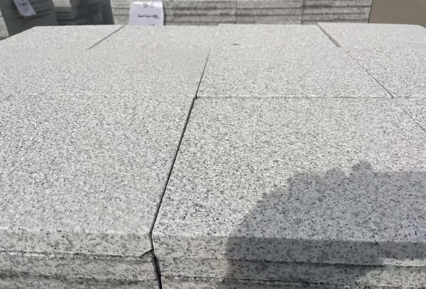 贵阳 白麻花岗岩石材推荐 荔枝面地铺石