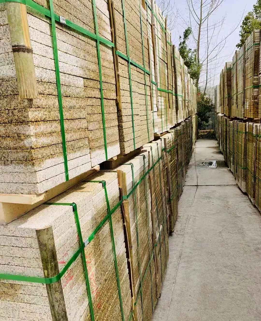 贵阳 黄金麻花岗岩荔枝面地铺石