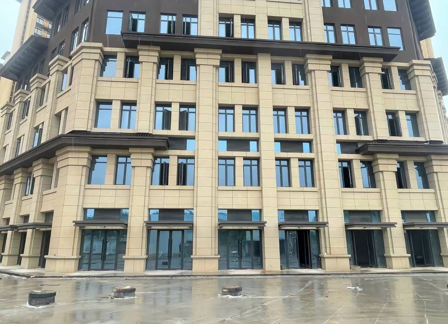 贵阳 黄金麻花岗岩荔枝面小区外墙干挂