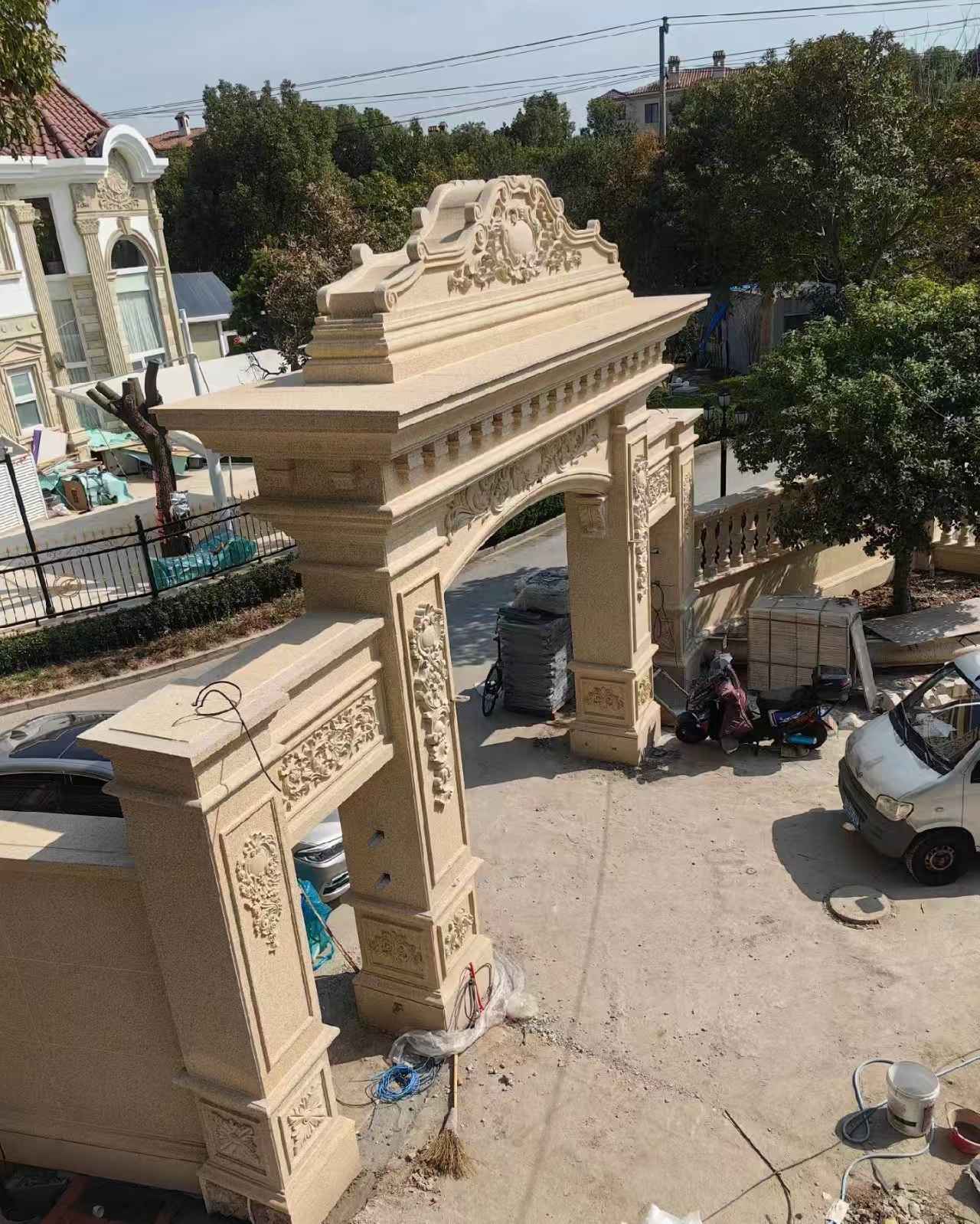 贵阳 黄金麻荔枝面花岗岩别墅门楼