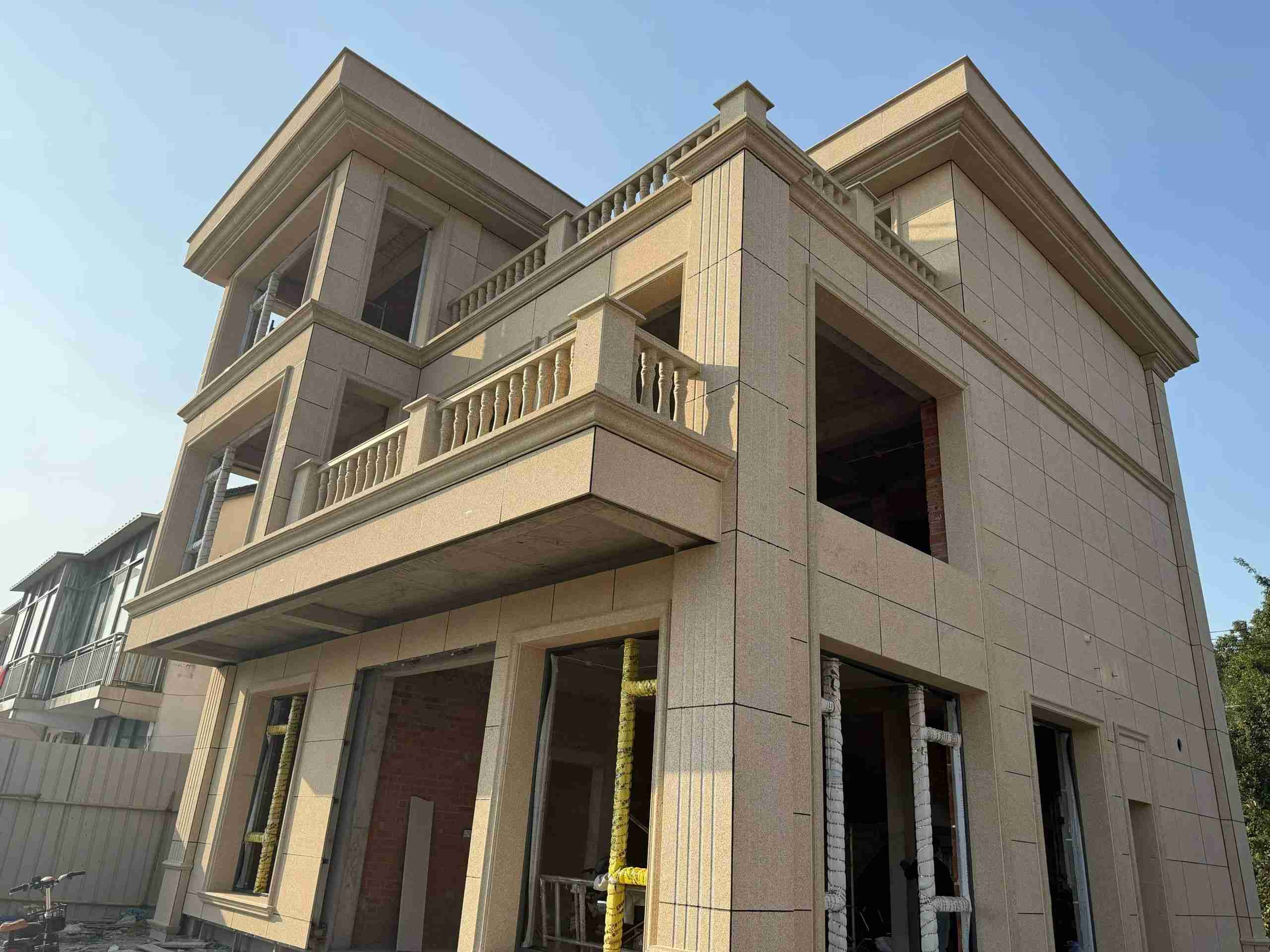 贵阳 黄金麻花岗岩石材荔枝面外墙干挂效果展示