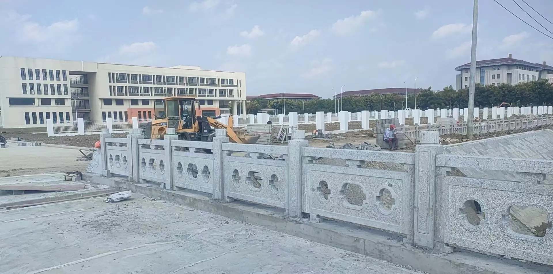 贵阳 白麻花岗岩荔枝面河道栏杆