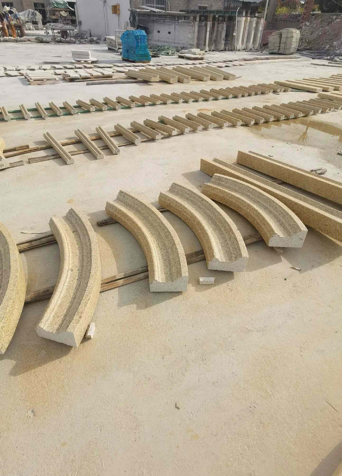 贵阳 黄金麻花岗岩别墅线条