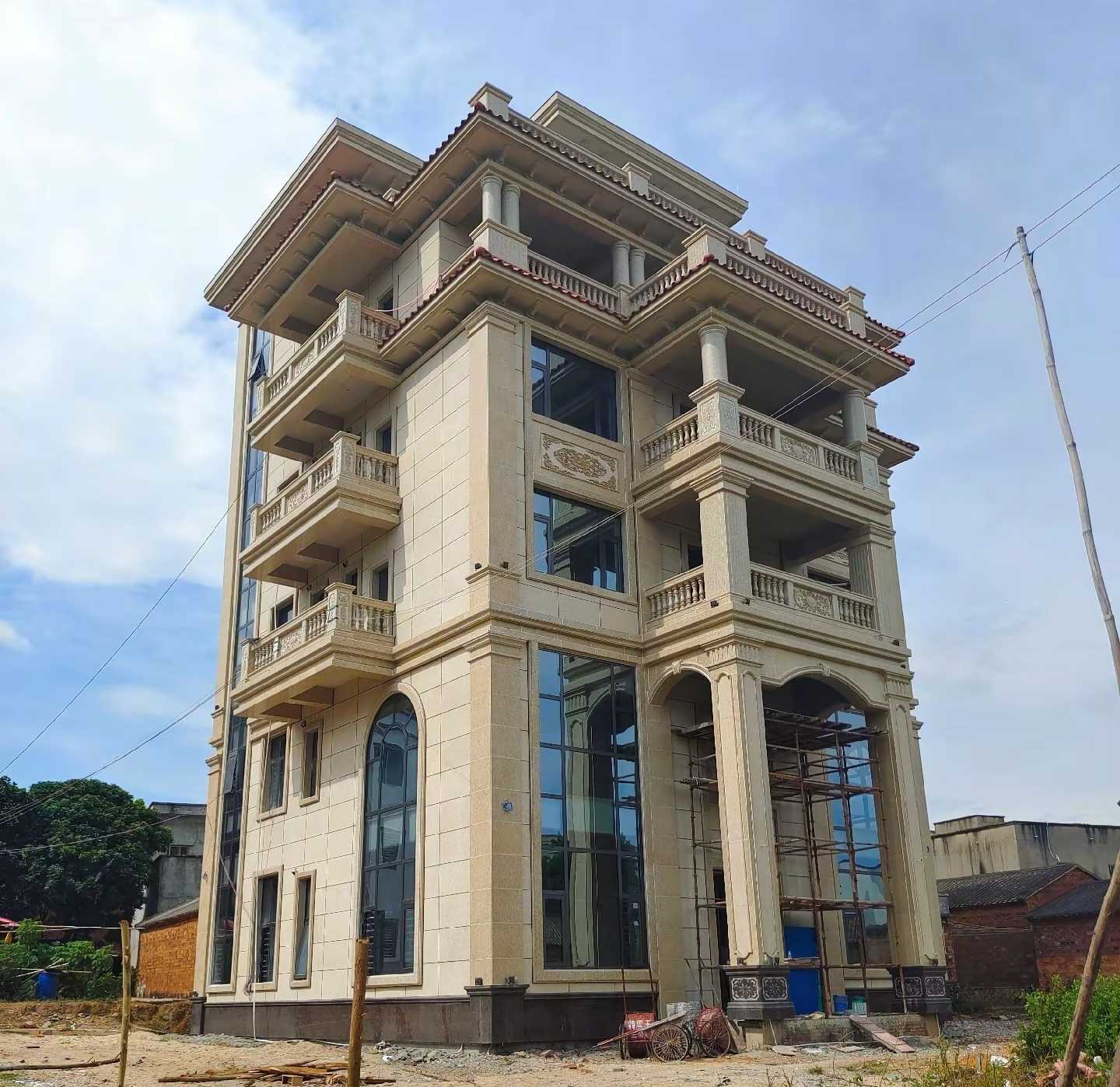 贵阳 黄金麻花岗岩石材别墅外墙干挂搭配（雕花栏杆花瓶柱门楼罗马柱）