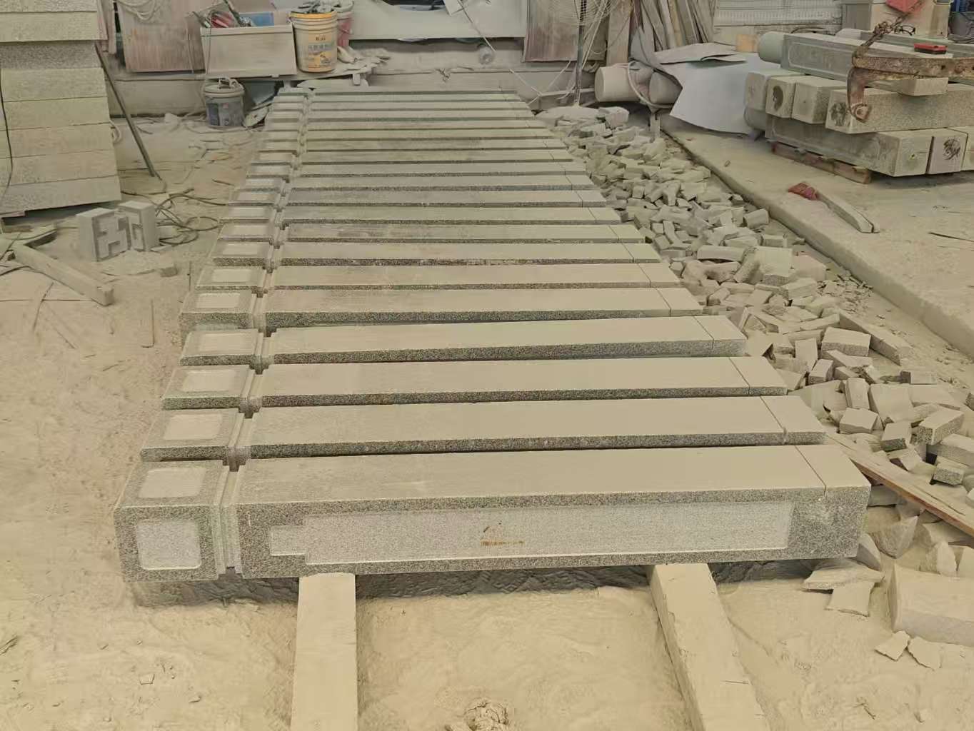 贵阳 芝麻白异形加工雕刻-栏杆大柱，方柱