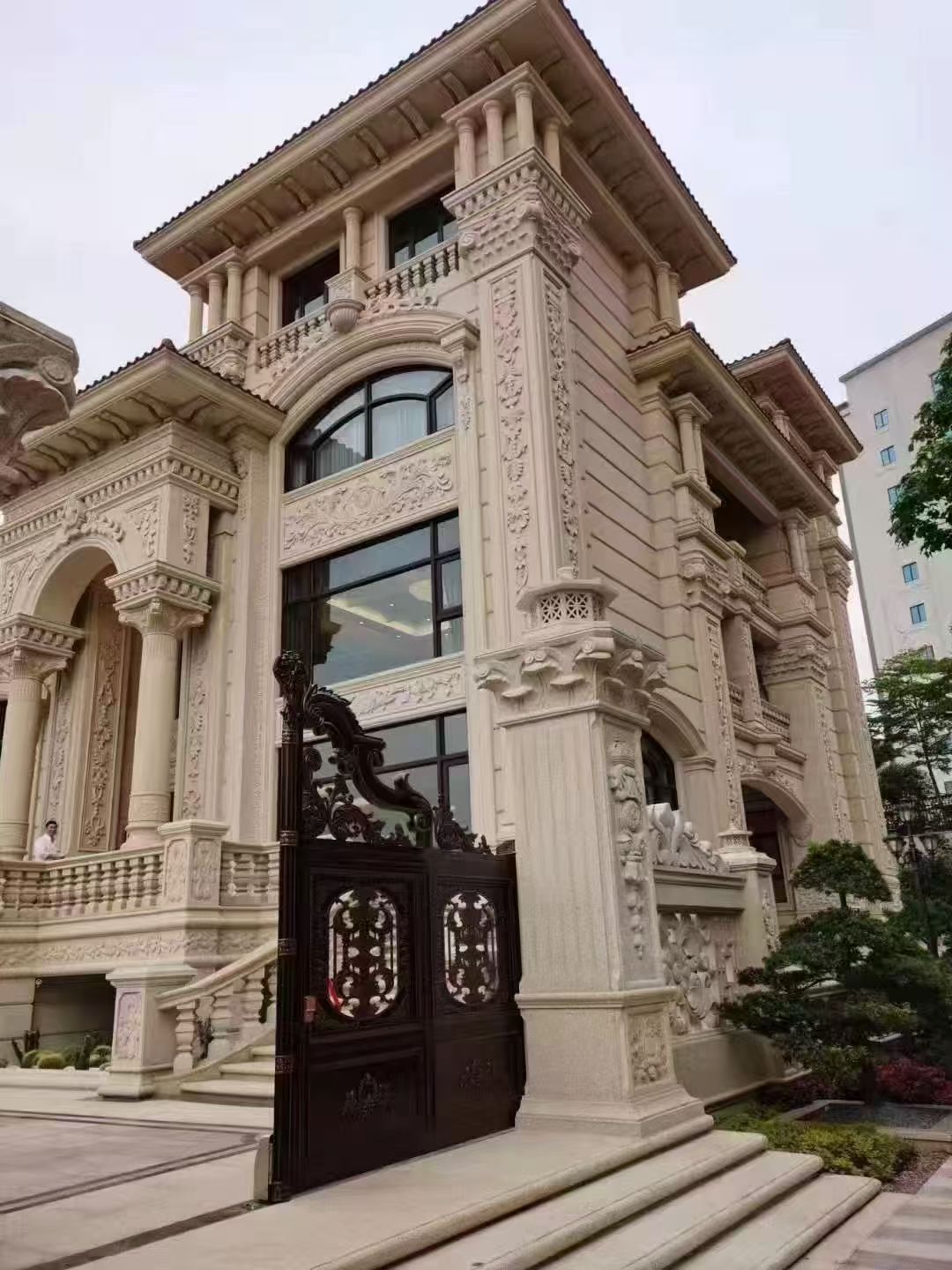 贵阳 黄金麻花岗岩别墅外墙干挂效果展示