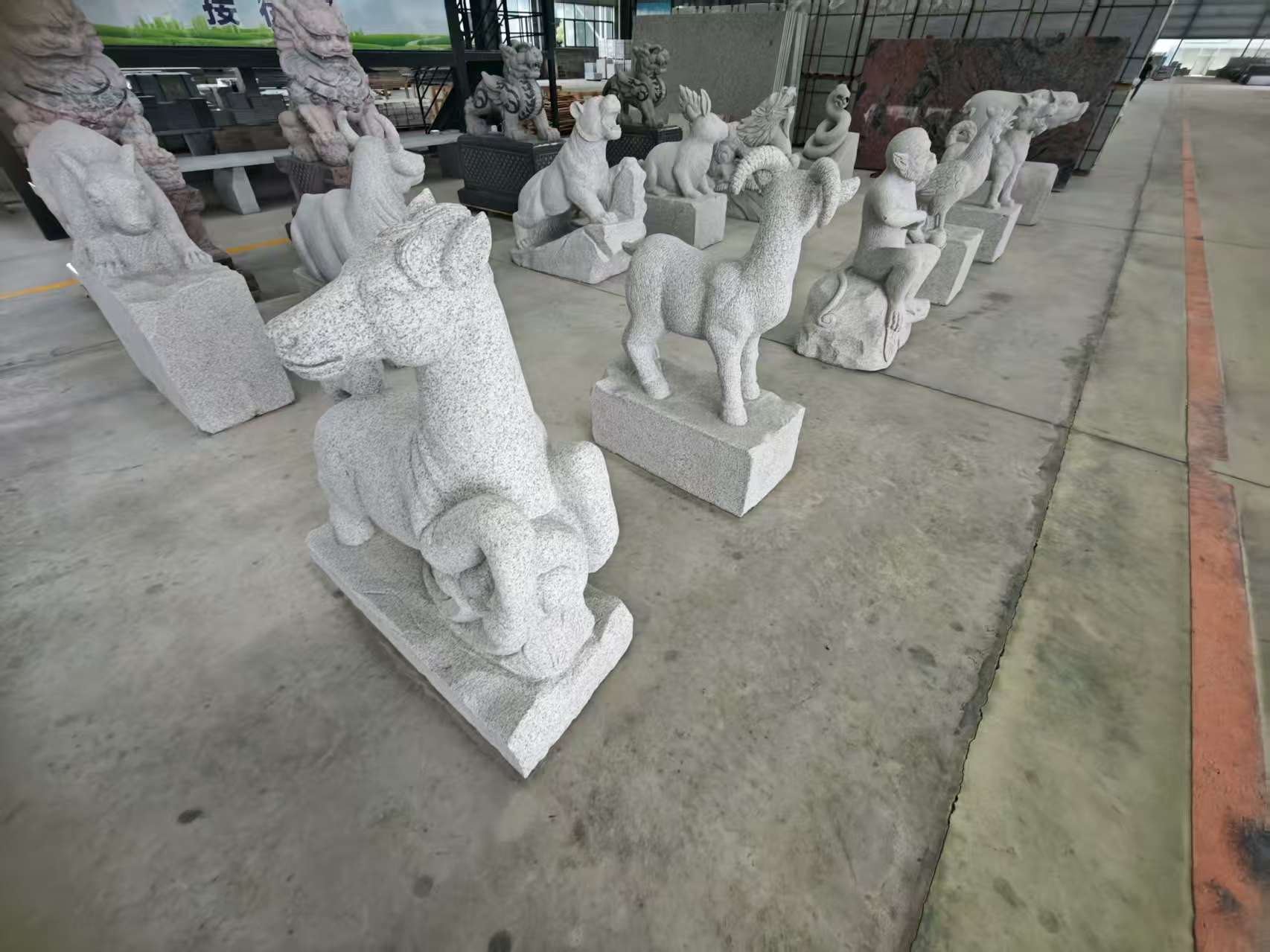 贵阳 芝麻白花岗岩造型立体雕刻——十二生肖