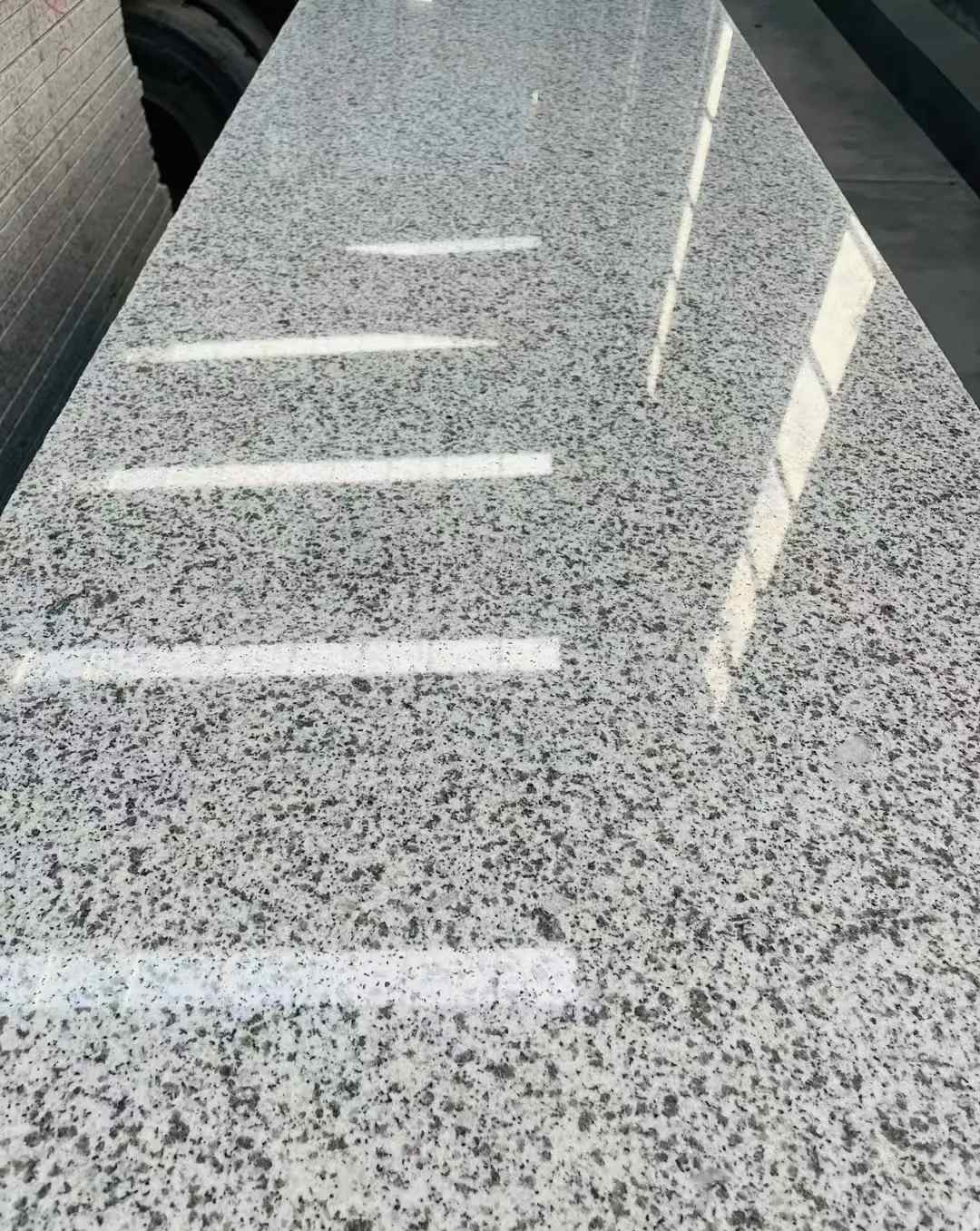 贵阳 白麻花岗岩光面毛板