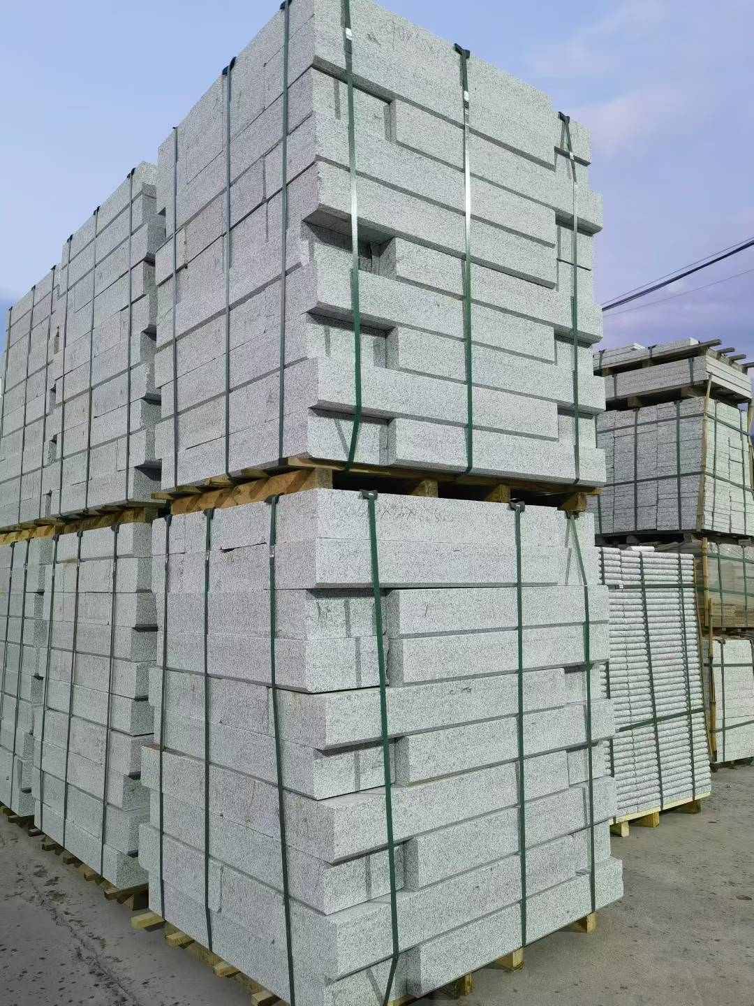 贵阳 芝麻白花岗岩路沿石，路缘石，路肩石，道牙，立缘石，马路牙子，街沿石，侧石等