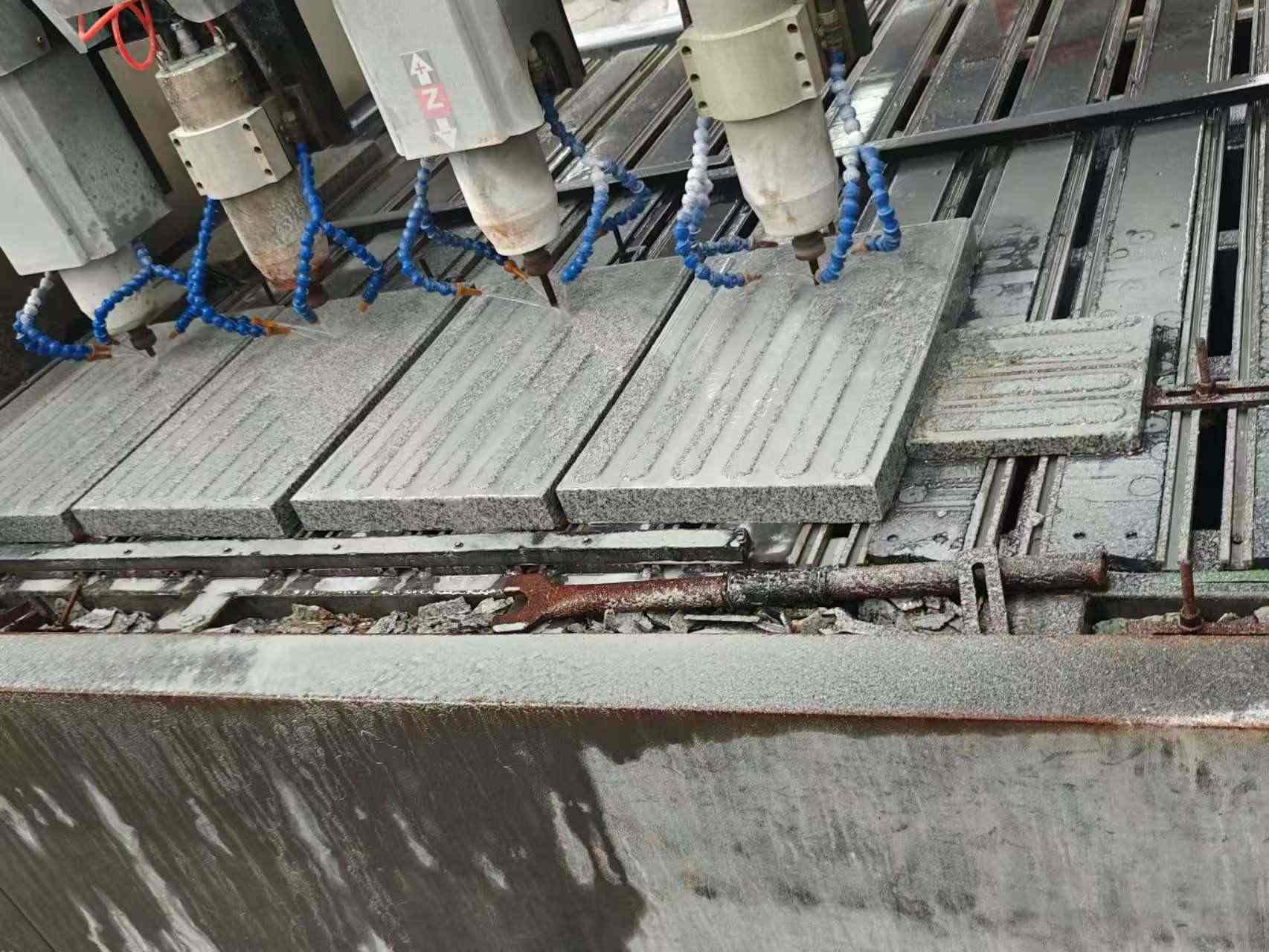 贵阳 芝麻白花岗岩荔枝面盲道雕刻