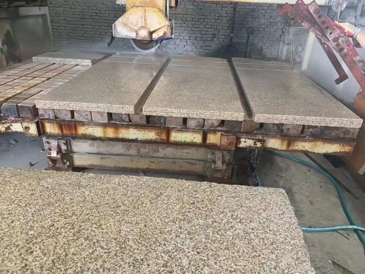 贵阳 黄金麻荔枝面成品板加工