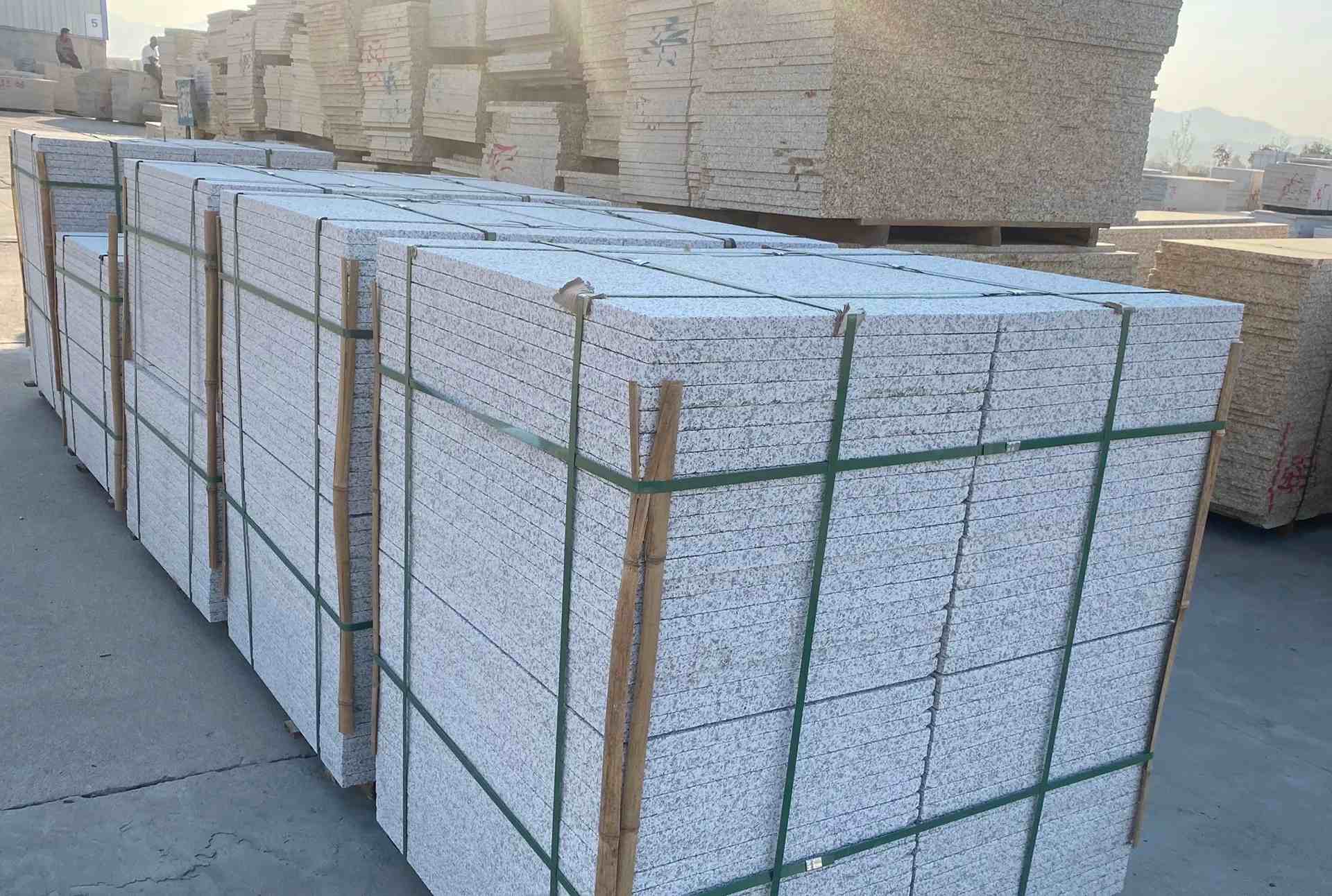 贵阳 白麻花岗岩荔枝面地铺石