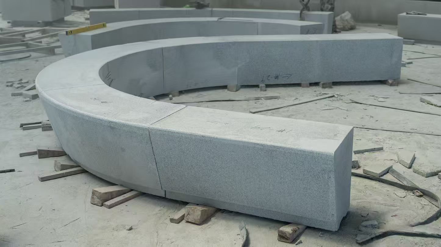 贵阳 芝麻白花岗岩光面弧形坐凳