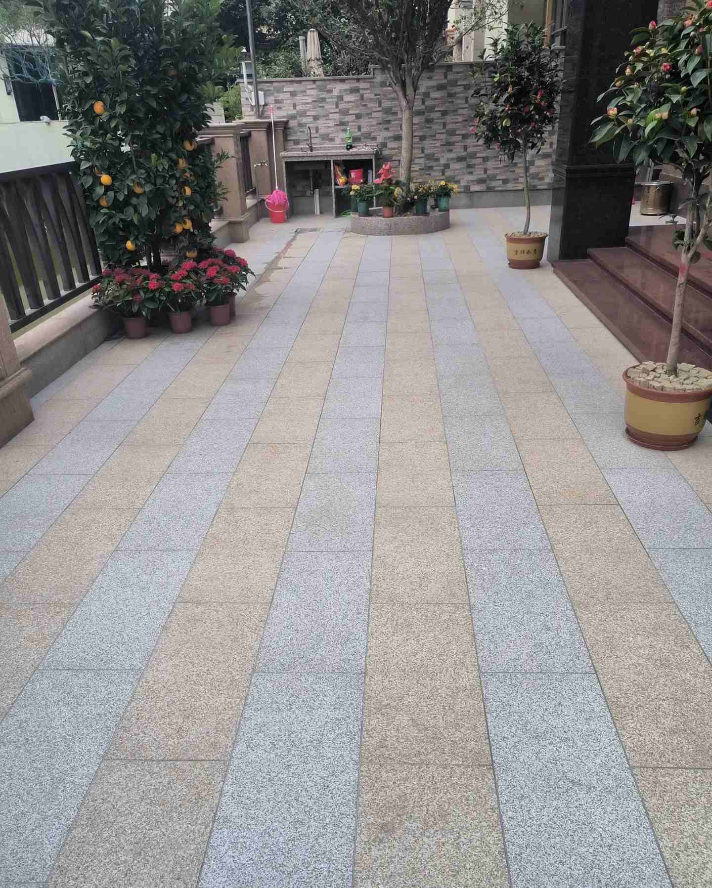 贵阳 黄金麻白麻荔枝面庭院铺装展示